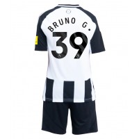 Camiseta Newcastle United Bruno Guimaraes #39 Primera Equipación Replica 2024-25 para niños mangas cortas (+ Pantalones cortos)